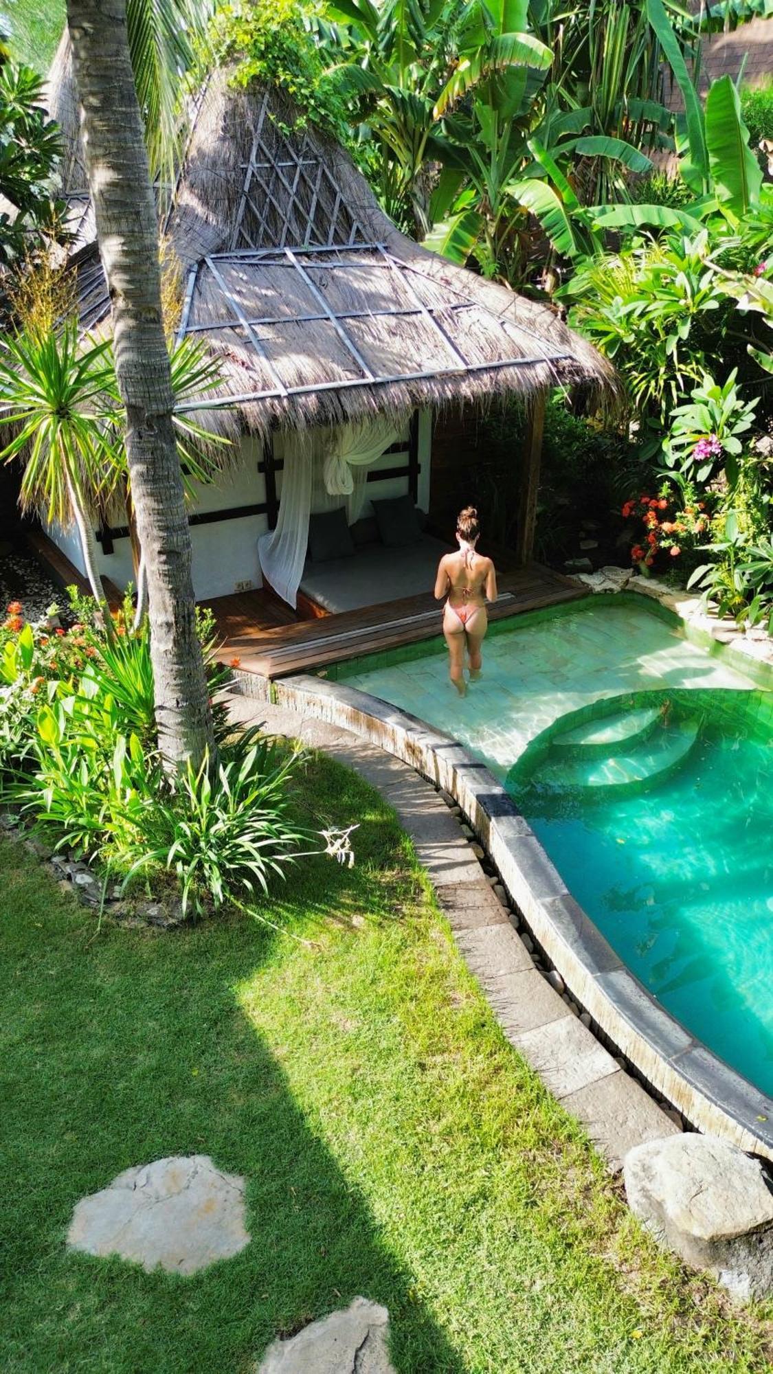 Villa Bhuvana With Private Swimming Pool Гили Траванган Экстерьер фото