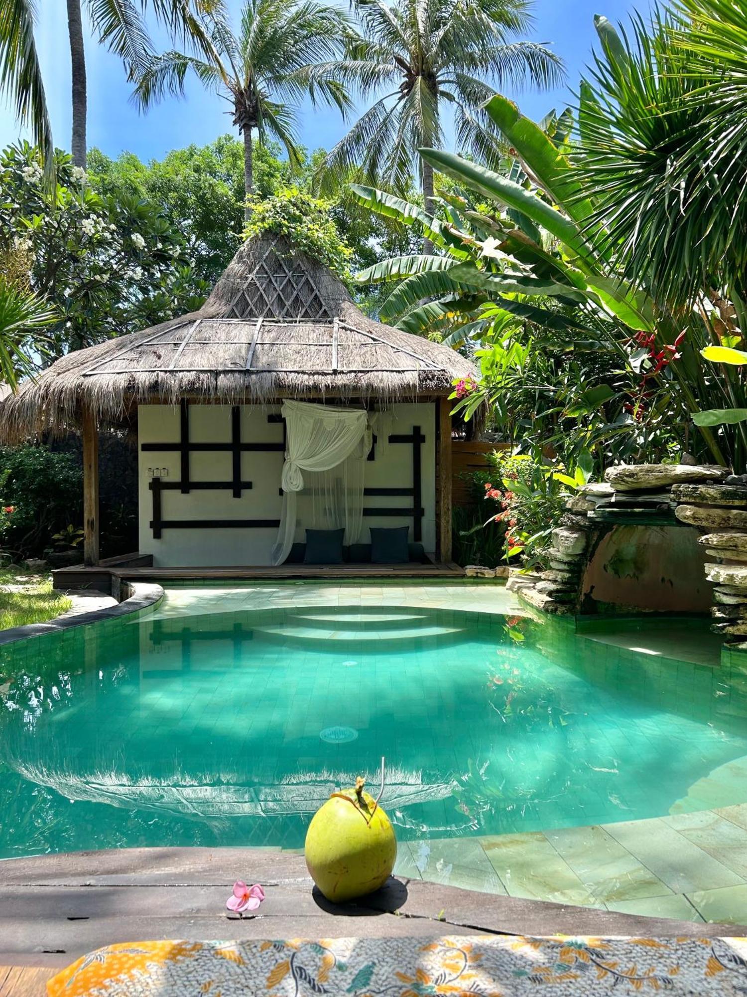 Villa Bhuvana With Private Swimming Pool Гили Траванган Экстерьер фото