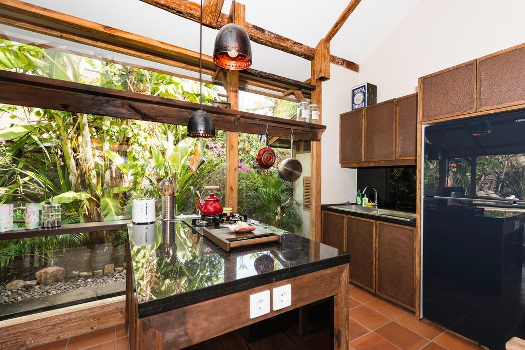Villa Bhuvana With Private Swimming Pool Гили Траванган Номер фото