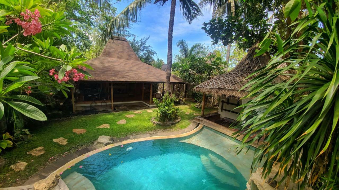 Villa Bhuvana With Private Swimming Pool Гили Траванган Экстерьер фото
