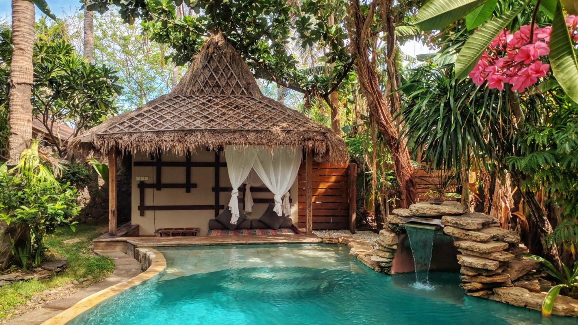 Villa Bhuvana With Private Swimming Pool Гили Траванган Экстерьер фото