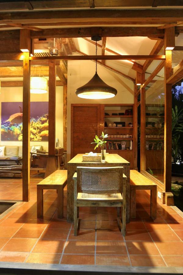 Villa Bhuvana With Private Swimming Pool Гили Траванган Экстерьер фото