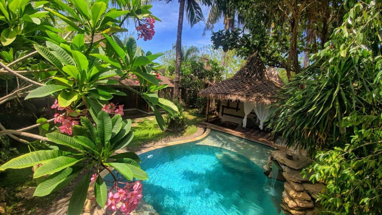 Villa Bhuvana With Private Swimming Pool Гили Траванган Экстерьер фото