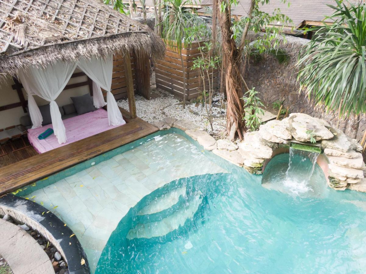 Villa Bhuvana With Private Swimming Pool Гили Траванган Экстерьер фото
